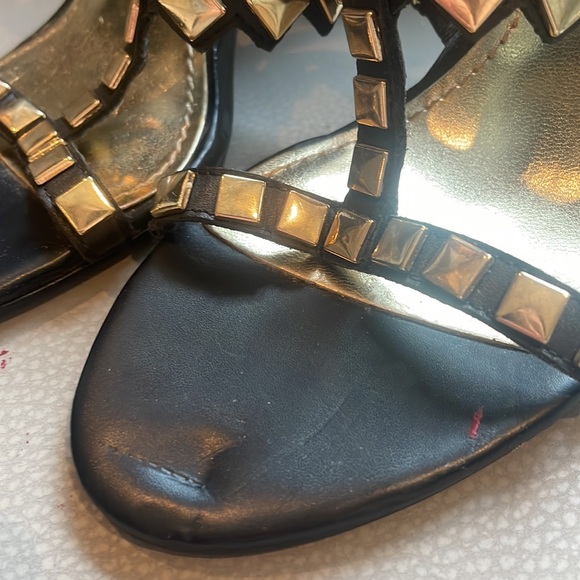 Guess Sandal Open Toe Herls with Studs - Picture 3 of 8